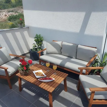 Villa Belitzein With Swimming Pool Sibenik