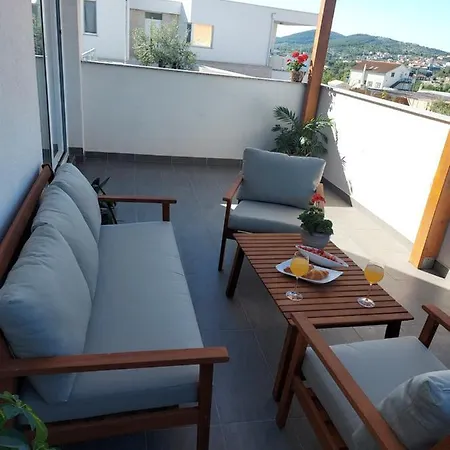 Villa Belitzein With Swimming Pool Sibenik